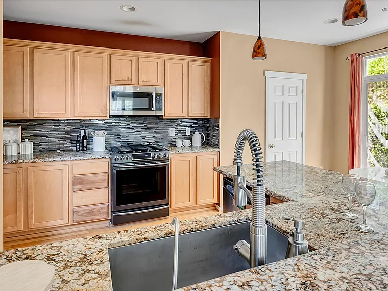 1601 NE Katsura St #501 — Photo 29