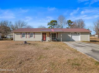 139 Bayberry Rd, Newport, NC 28570