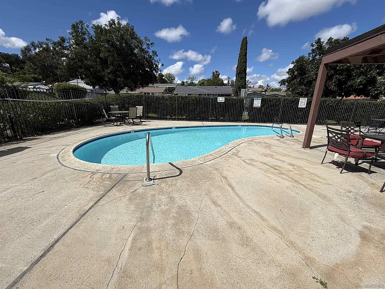 Swimming Pool/Hot Tub/Sauna