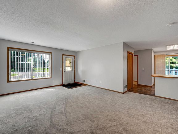 3rd image of 713 Mariner Way