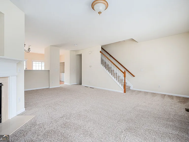 2213 Leicester Way SE — Photo 13