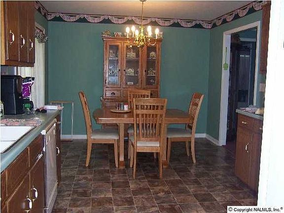 4th image of 493 Sardis Dr