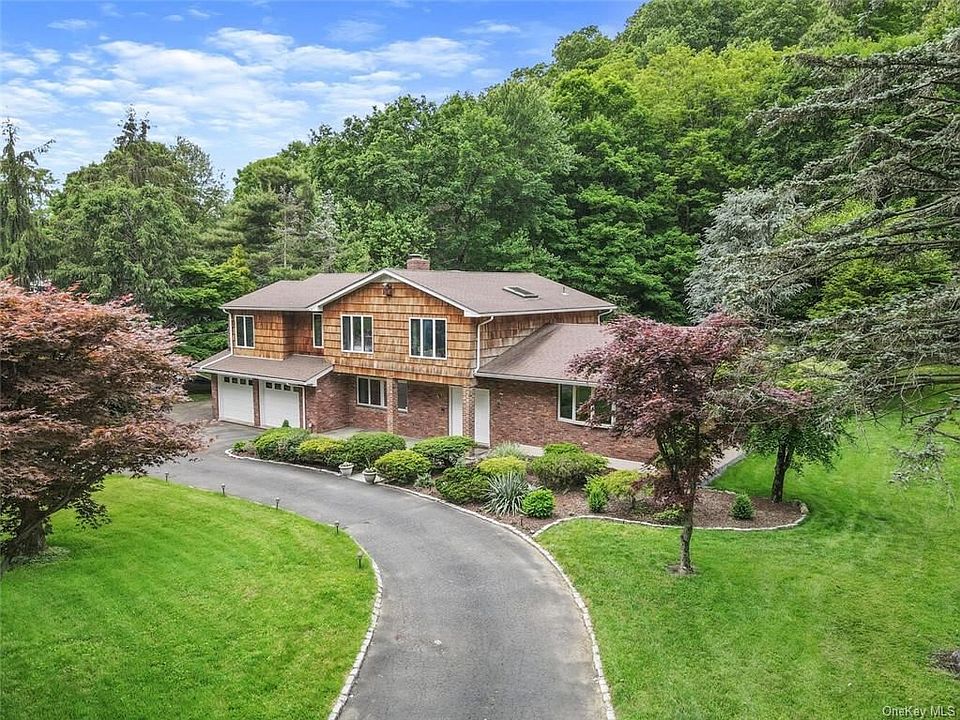 1st image of 8 Virginia Ln