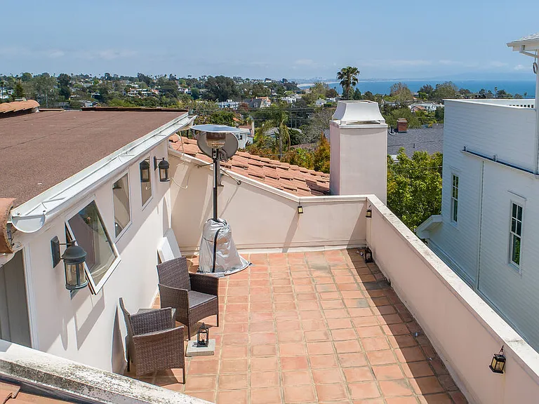 16790 Marquez Ave — Photo 35