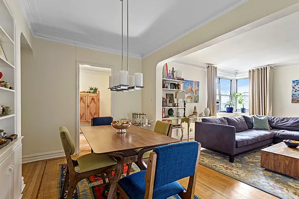 Sold by Compass | media 17