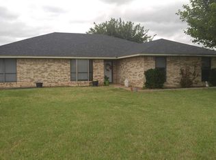 1700 Quail Valley Rd, Iowa Park, TX 76367