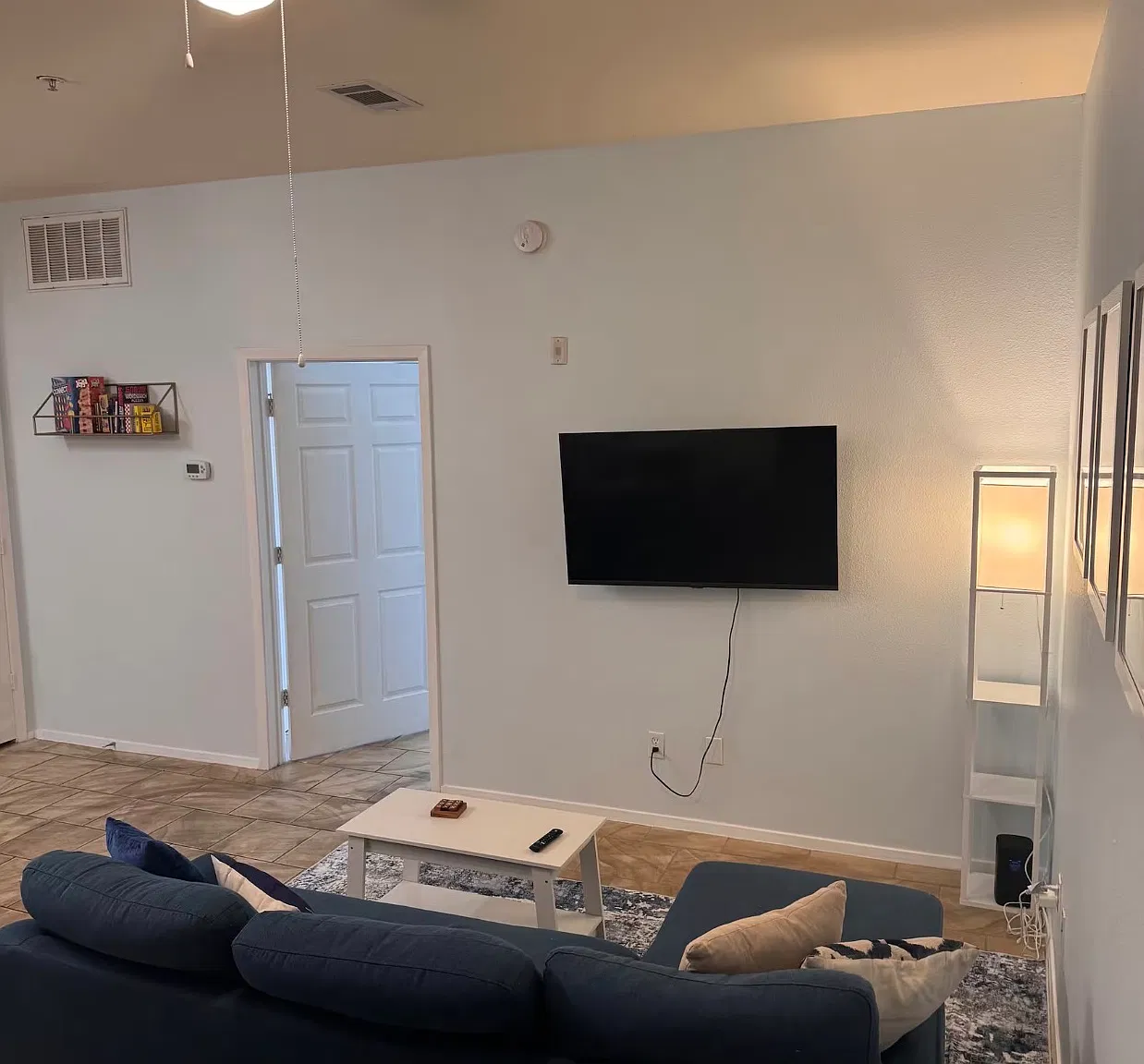 1 bed, 700 sqft, $1,300 — Photo 3