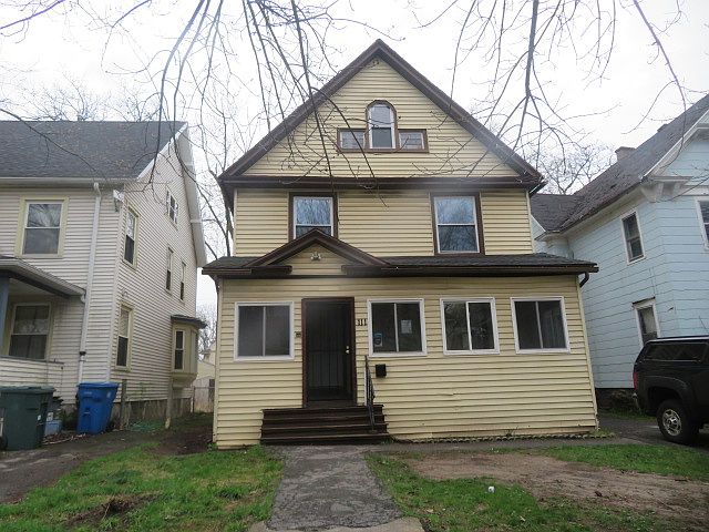 1st image of 111 Warwick Ave