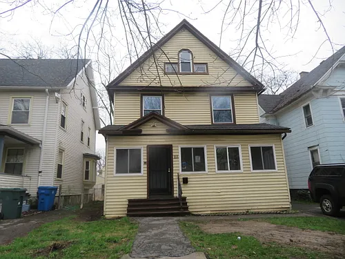 111 Warwick Ave Photo 1