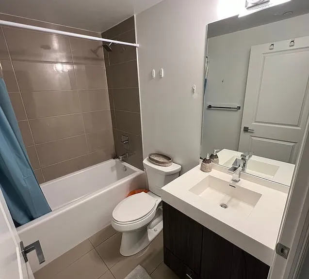 251 Jarvis St #1806B — Photo 8
