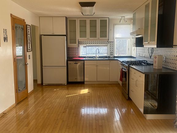 2nd image of 668 Brentwood Ln #1