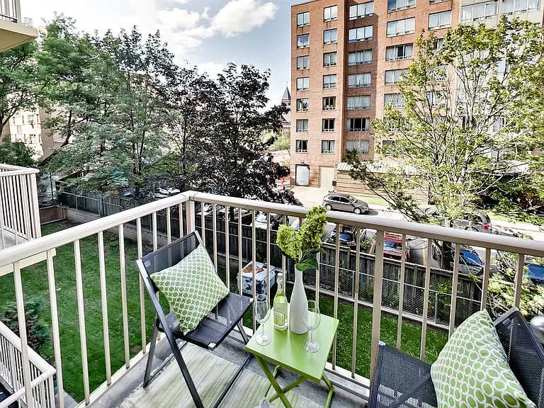 680 Roselawn Ave — Photo 19