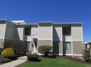 74 Lawson Ln, Ridgefield, CT 06877