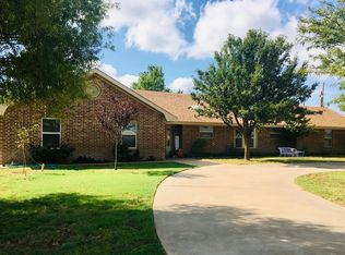 2910 Quail Ridge Rd, Denver City, TX 79323