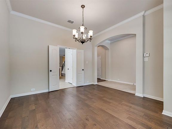 5th image of 1231 Bonham Pkwy