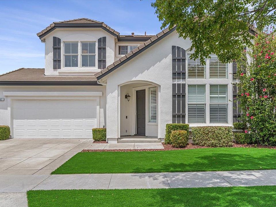 1st image of 827 Promenade Ct