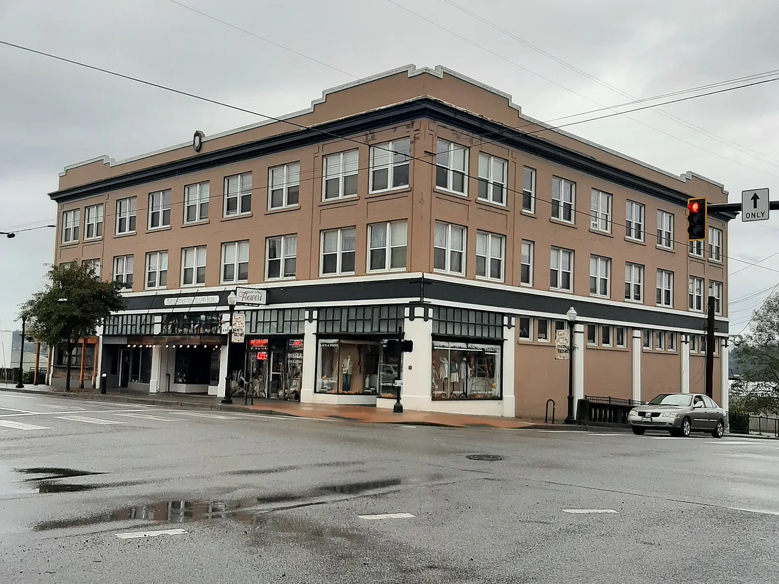 Historic Odd Fellows Building — Photo 1