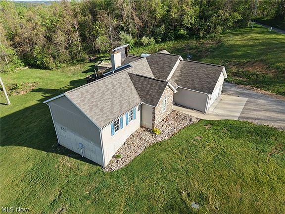3rd image of 63820 Garrett Rd