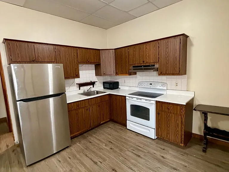216 Central St — Photo 10