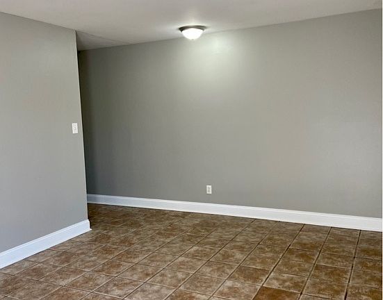 3rd image of 110 Brookside Dr APT 9