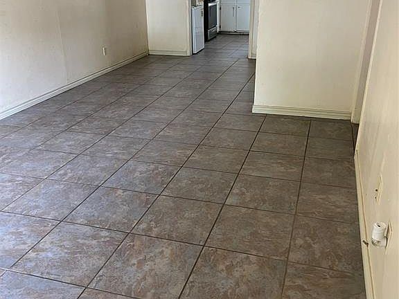 5th image of 17 Tri Oaks Ln #17