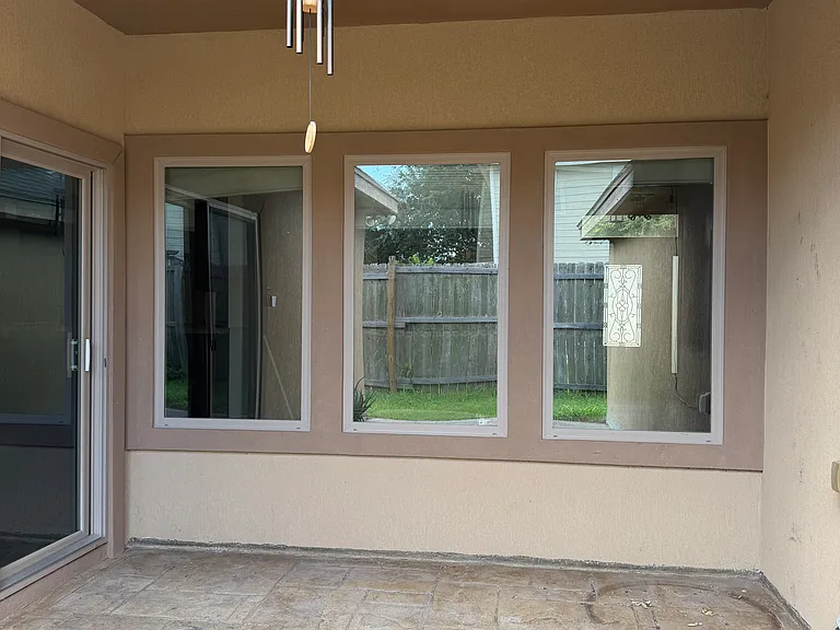 3901 Thunderbird Ave — Photo 12