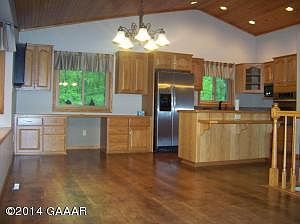 4th image of 421 Woodsmen Dr NE
