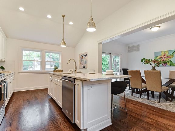 3rd image of 56 Cumberland Ave