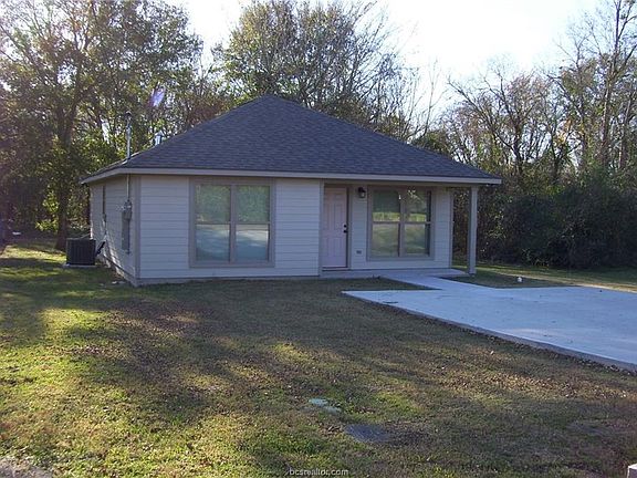 2nd image of 705 McNair St