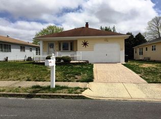 19 Boca Raton St, Toms River, NJ 08757