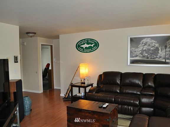 2nd image of 13842 Kloshi Court NW