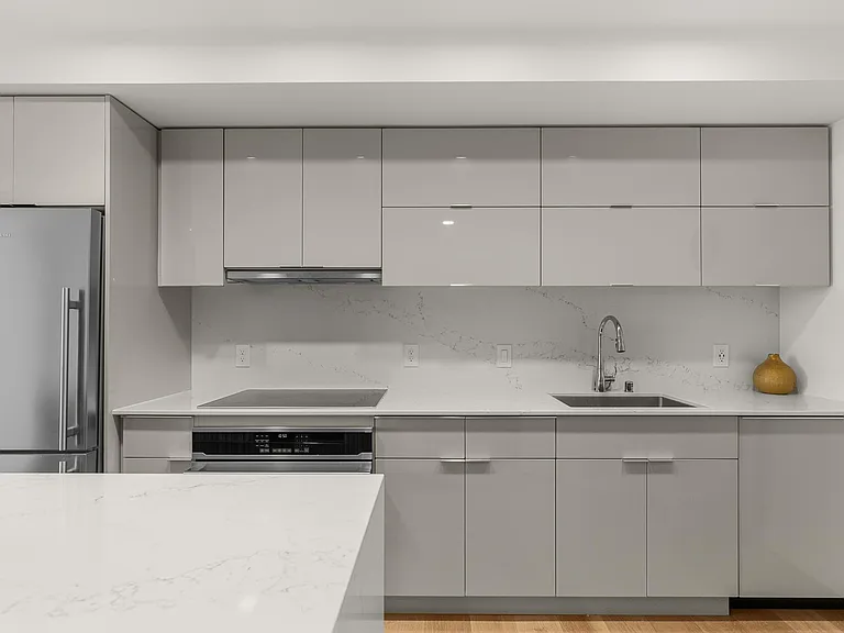 large kitchen with lots of cabinet storage