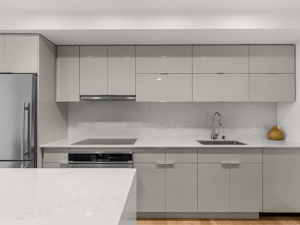 large kitchen with lots of cabinet storage