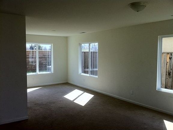 3rd image of 4463 Sundari Ave
