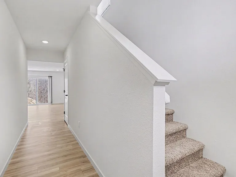 1639 Reagan Dr — Photo 8