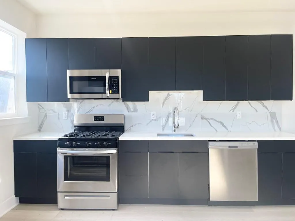 2 bed, 1400 sqft, $1,800 — Photo 1