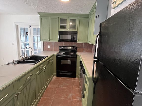 5th image of 3034 Imperial St