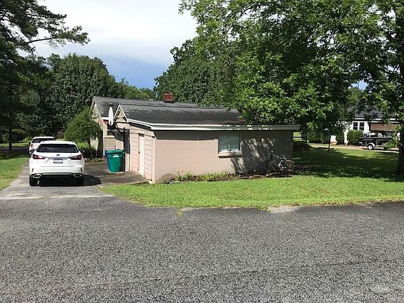 3rd image of 1108 Cornelia Cir