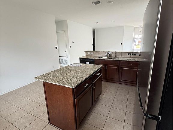 5th image of 324 Harper Ln