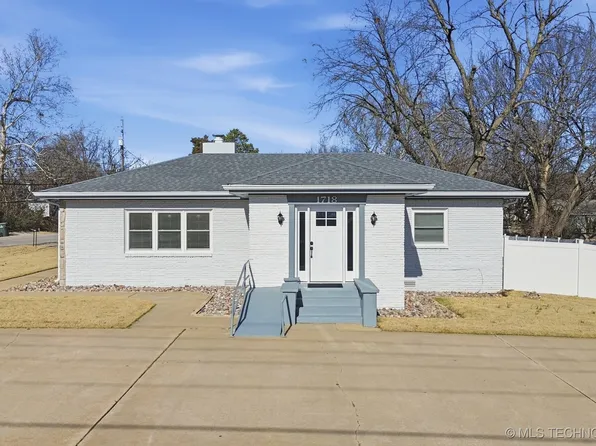 1718 W Broadway St, Collinsville, OK 74021