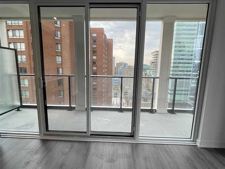 20 Edward St #1615 — Photo 9