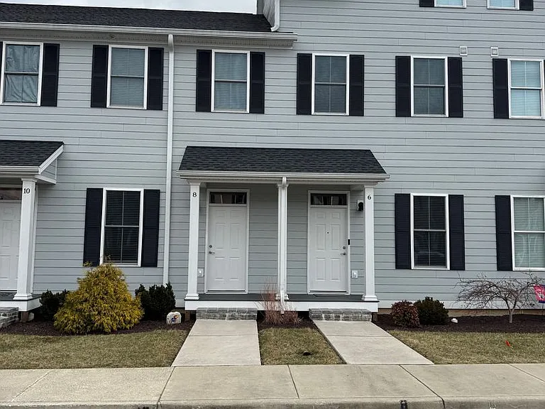 4-29 Bristol Ln — Photo 2