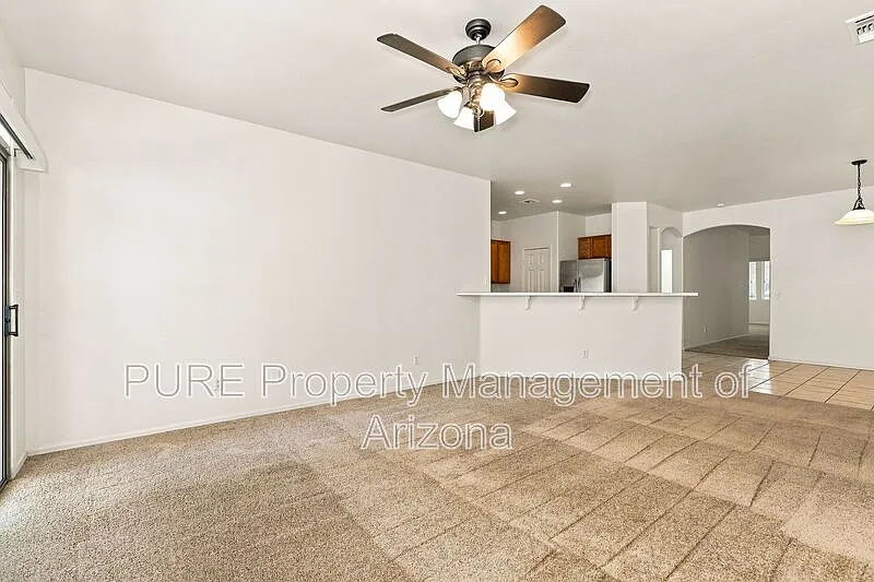 3 bed, 2.0 bath, 1872 sqft, $1,725 — Photo 4