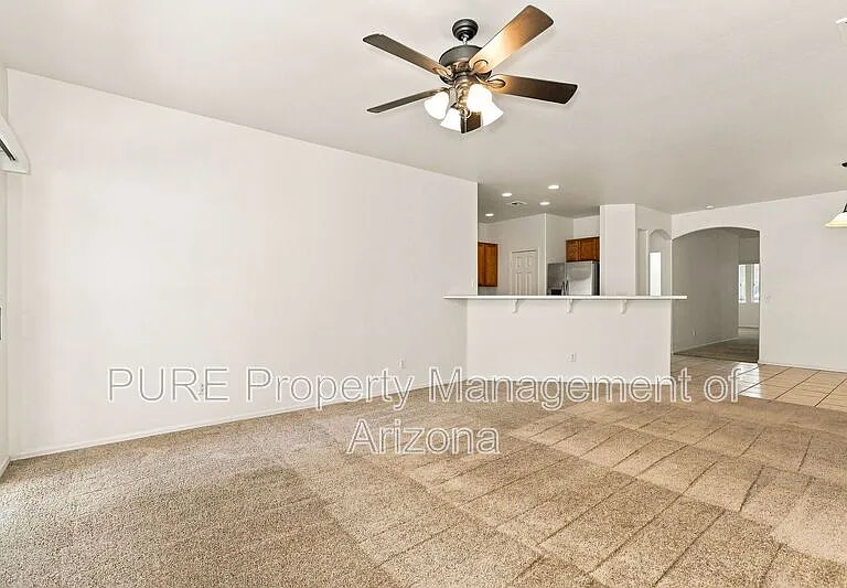 1136 E Nickleback St — Photo 4