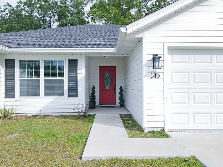 315 SE Lindale Gln — Photo 2