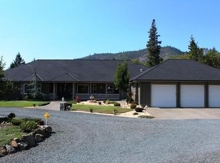 424 Springbrook Dr, Grants Pass, OR 97527
