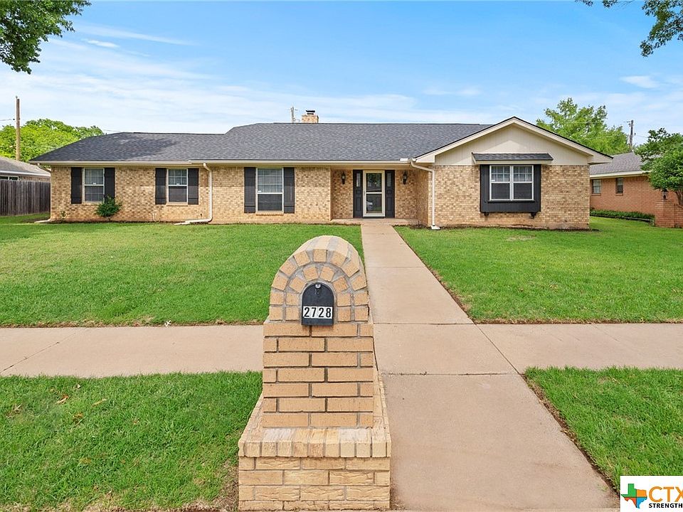 1st image of 2728 Red Oak Dr