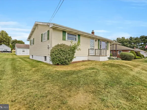 616 W Maple St, Valley View, PA 17983