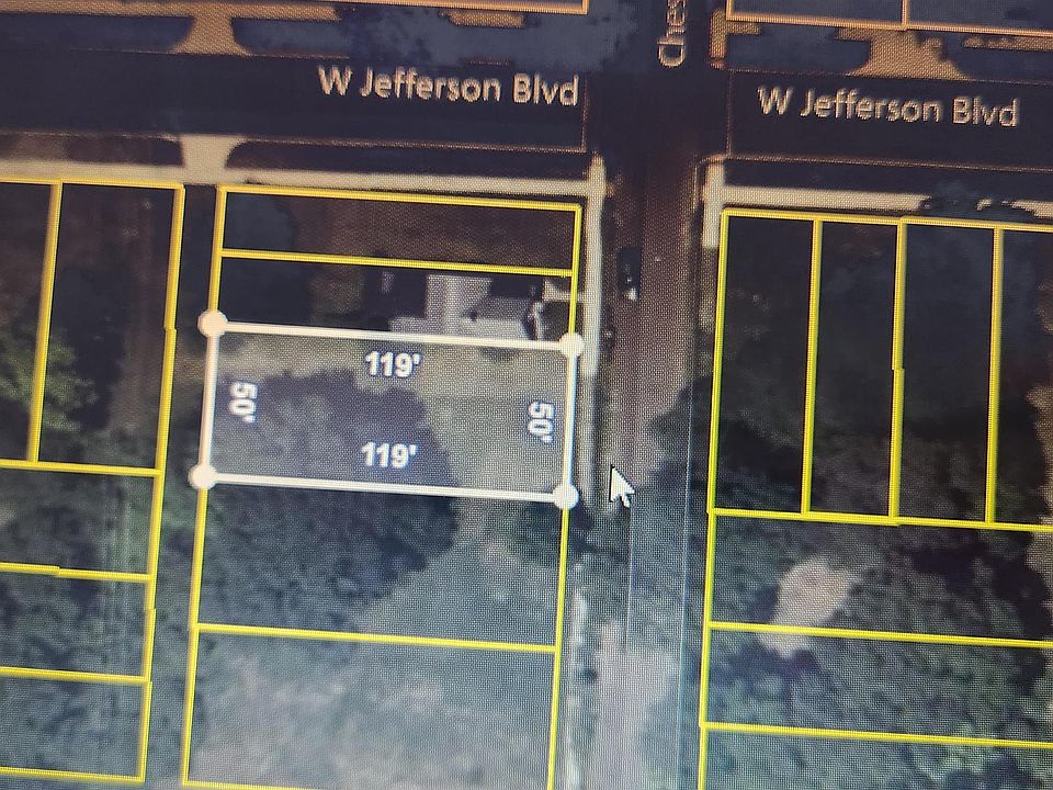 2nd image of 207 Chestnut St