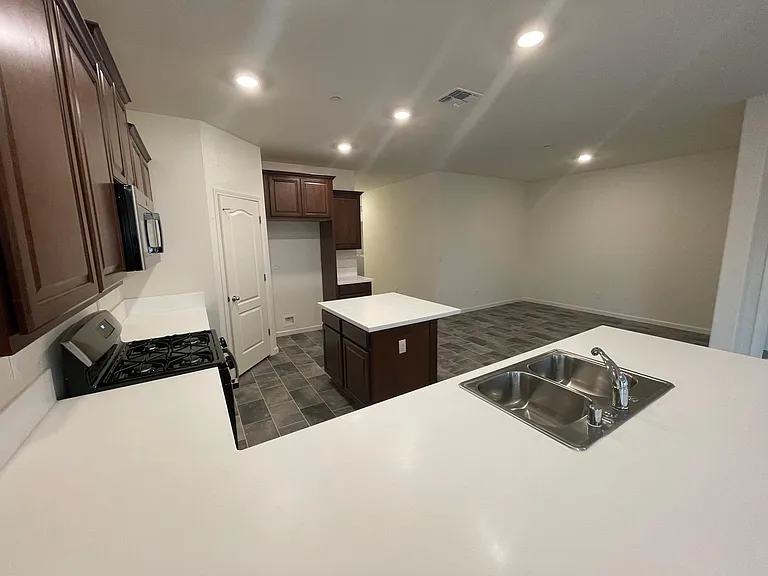 4256 Lasalle Dr — Photo 10